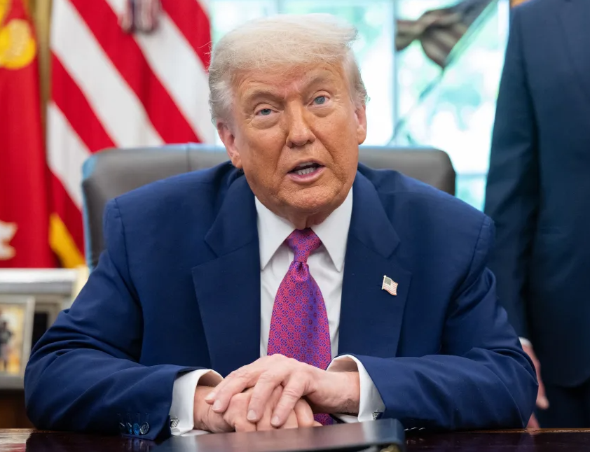 Iran Allowed 10 Oil Tankers to Pass as a “Gesture”, Says Trump